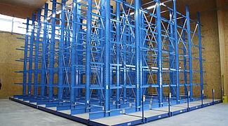 Mobile cantilever racking