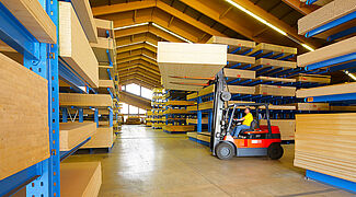 Cantilever racking for the storage of timber