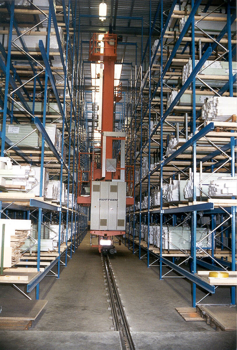 Wood processors & furniture industry | Shelves | OHRA GmbH