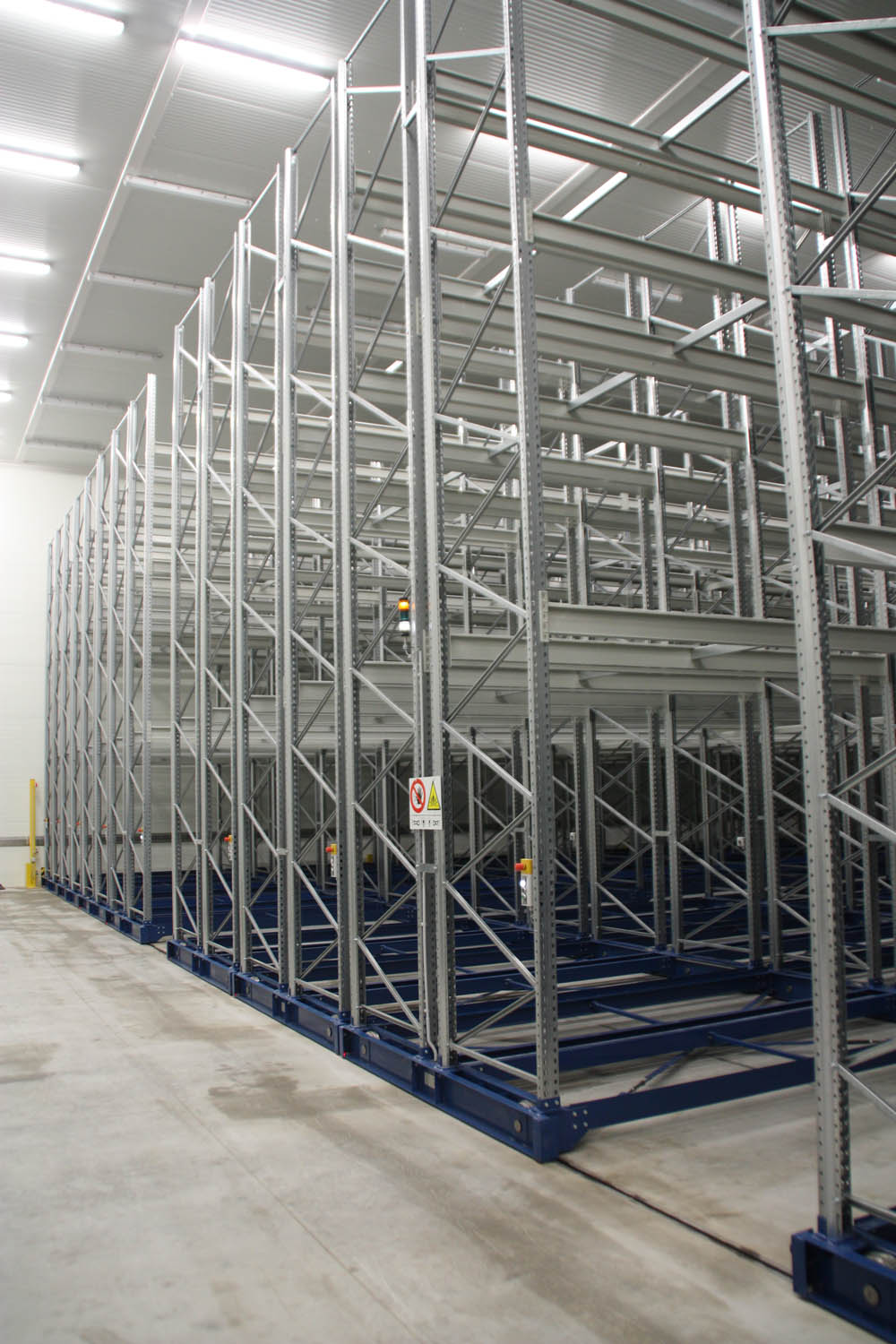 mobile racking pallet rack